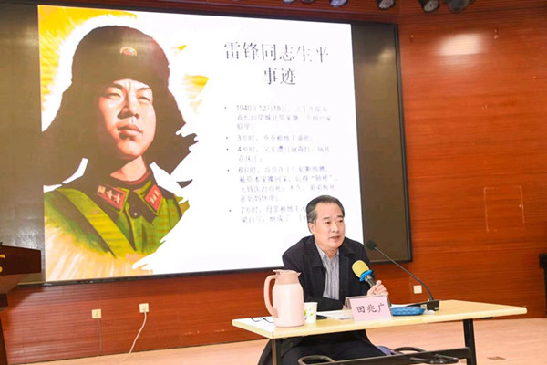 笔枪永保冲锋姿态...